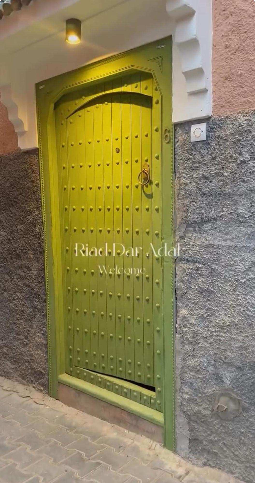Riad Dar Adal Exclusivite 2 A 6 Personnes Petit Dejeuner Compris Place Jemaa El Fna Marrakesh Eksteriør billede